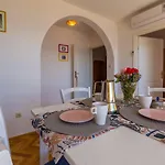 Helles Nur 300 Meter Zum Mit Herrlichem Meerblick Und Kinderschaukel Appartement
