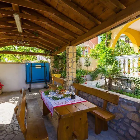 Helles Nur 300 Meter Zum Mit Herrlichem Meerblick Und Kinderschaukel Apartment Crikvenica