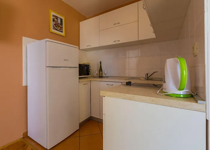 Apartman Helles Nur 300 Meter Zum Mit Herrlichem Meerblick Und Kinderschaukel