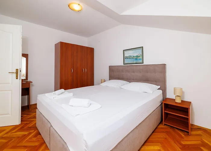 Helles Nur 300 Meter Zum Mit Herrlichem Meerblick Und Kinderschaukel * Crikvenica